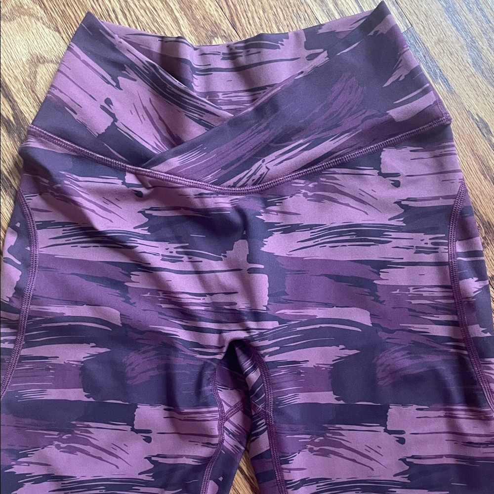 ALPHALETE Surface Power Purple Graphic Crossover Leggings Small - Picture 4 of 6